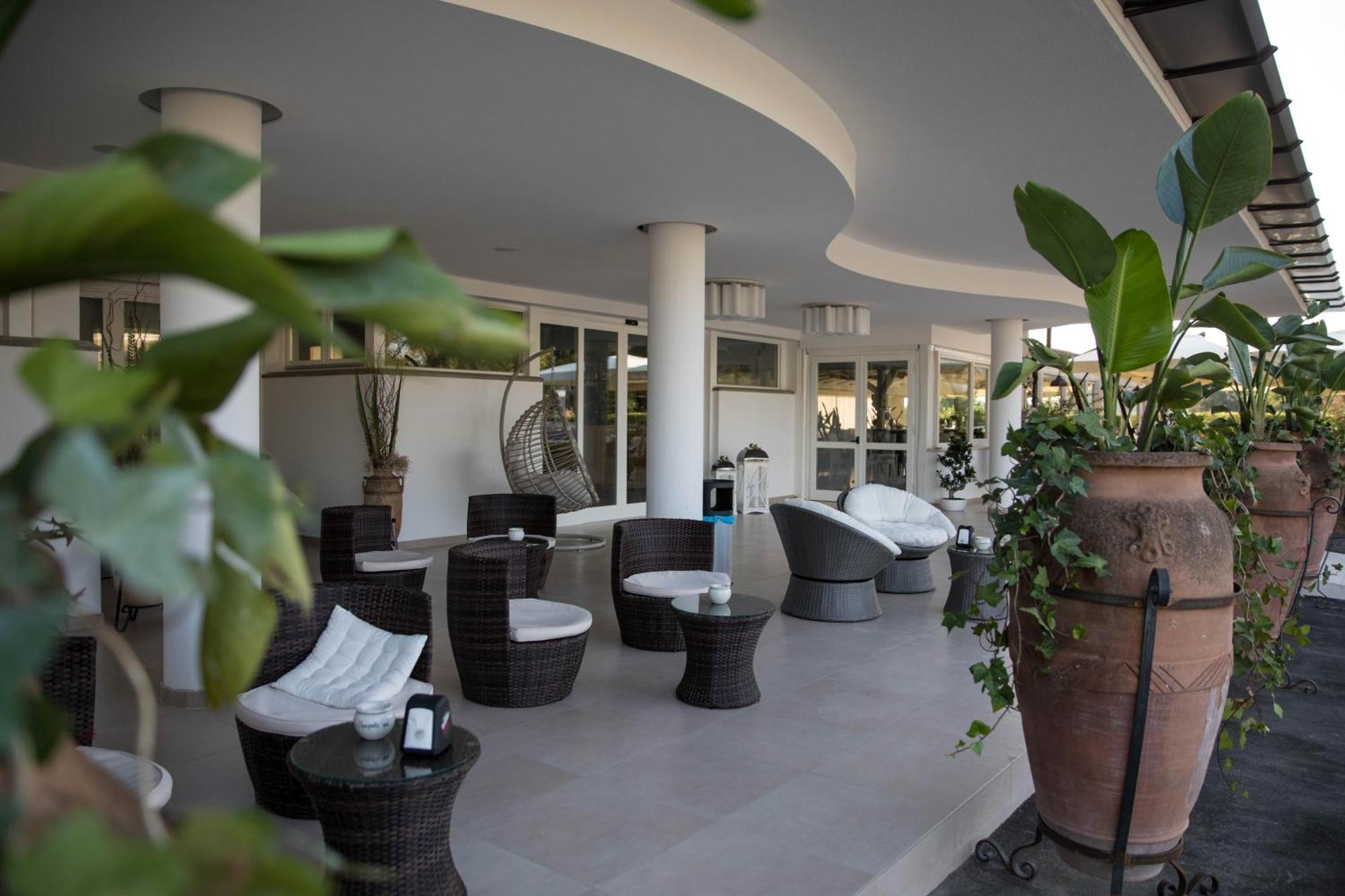 Love & Fama Hotel Sabaudia Exterior foto